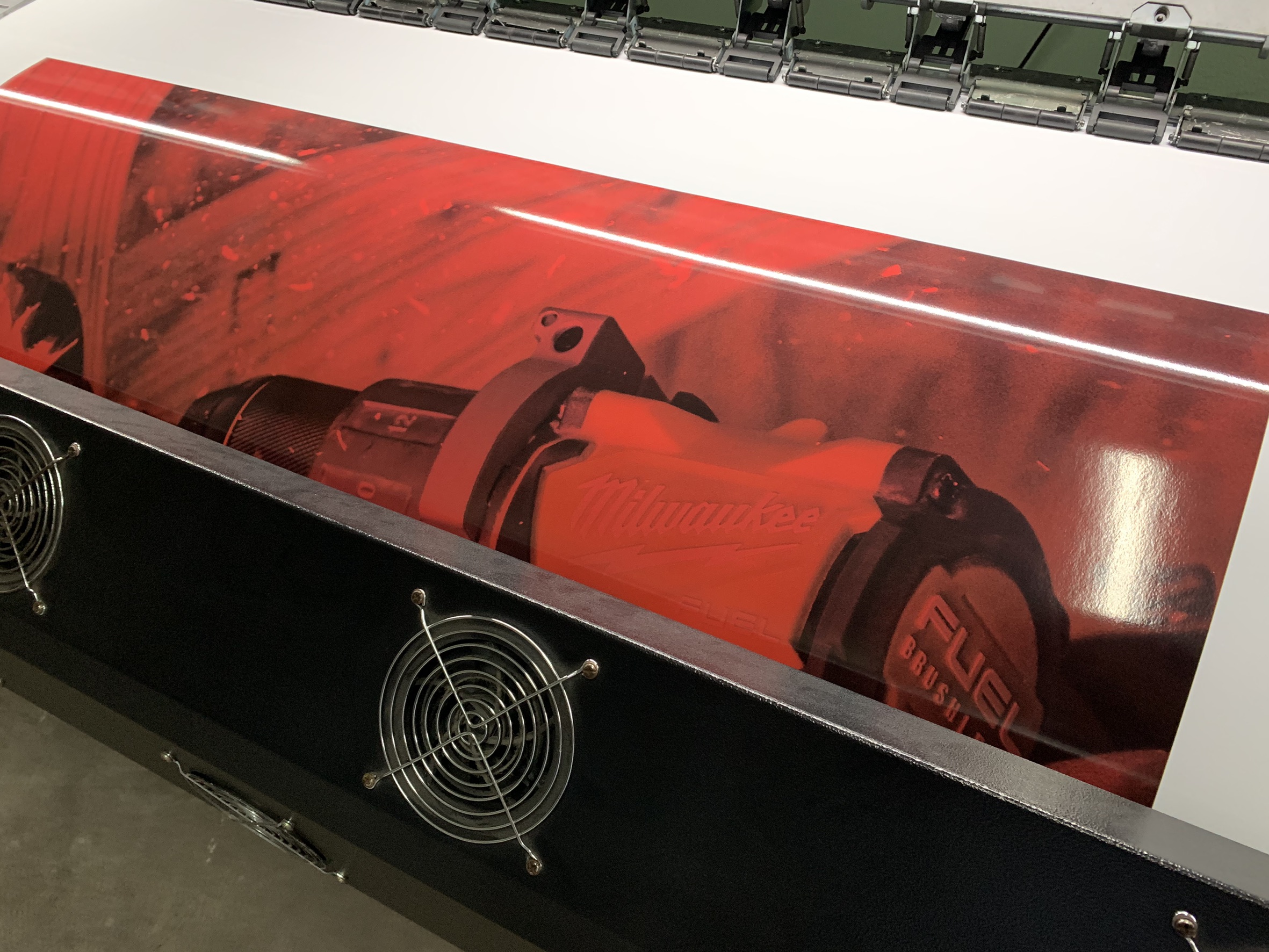 ภาพผลงานป้ายไวนิลราคาถูก : Light Box Milwaukee  ตู้ไฟ อิงค์เจ็ท